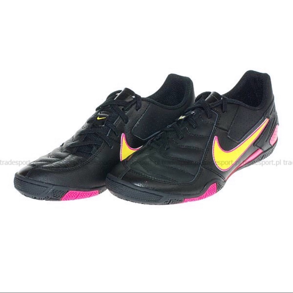 🌿Nike Soccer Sneakers